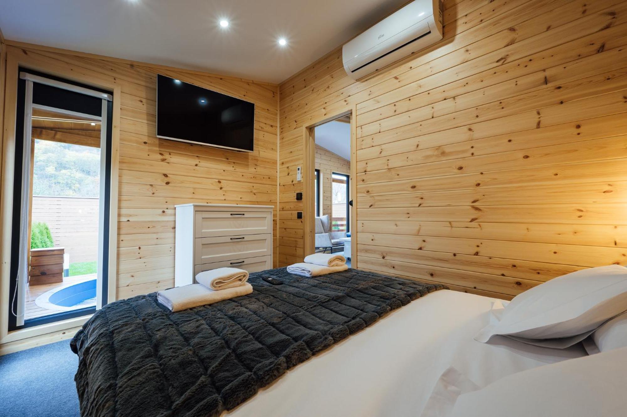 Telegdy Homes Praid Esterno foto