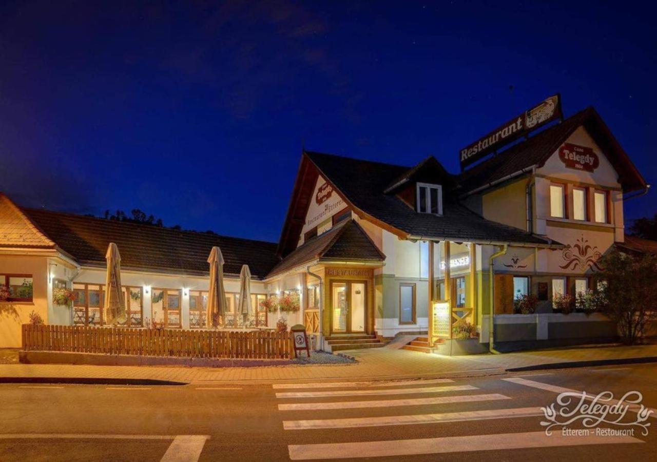 Telegdy Homes Praid Esterno foto